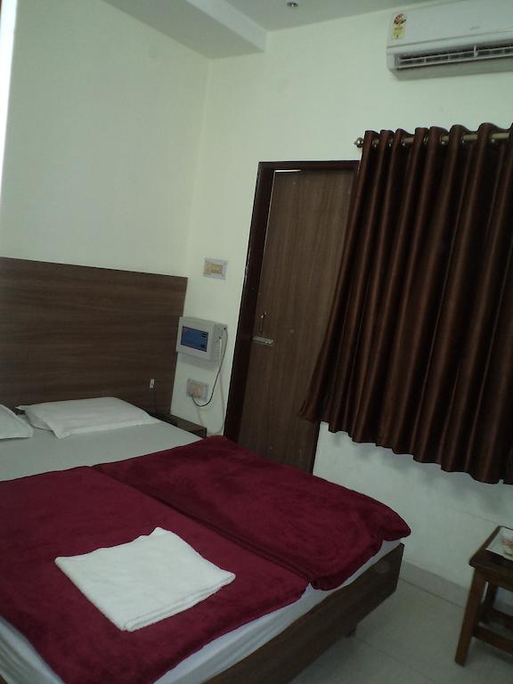 Hotel Umang Лакхнау Номер фото